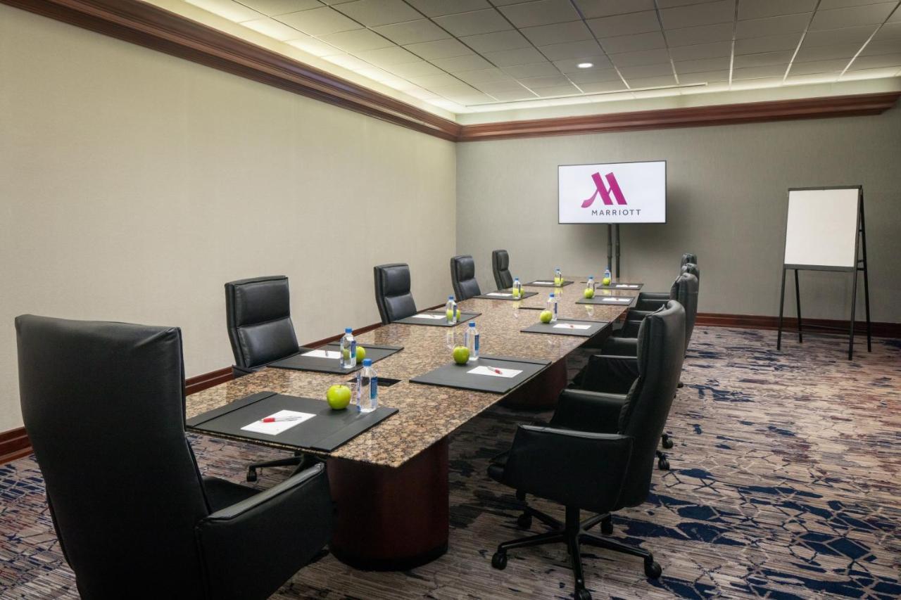 Indianapolis Marriott East Otel Dış mekan fotoğraf